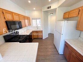 8501 W University Ave in Las Vegas, NV - Building Photo