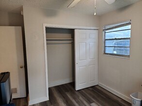 7086 Queen of Hearts Ct in Jacksonville, FL - Foto de edificio - Building Photo