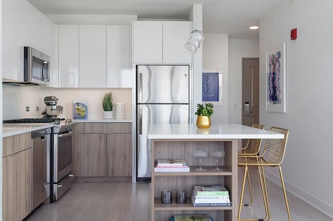 property at 2418 N Halsted St