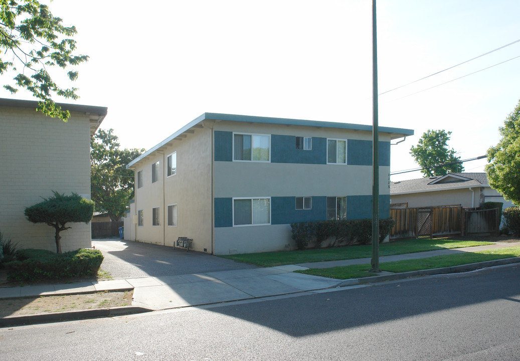 2332 B Pauline Dr in San Jose, CA - Building Photo