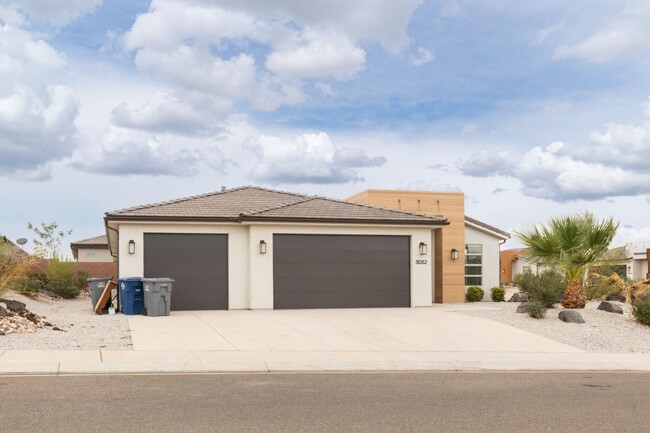 property at 3032 E Lavatera Dr