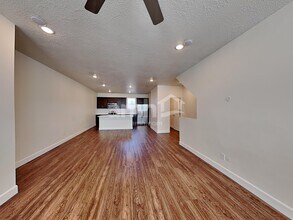 6018 W South Jordan Pky in South Jordan, UT - Foto de edificio - Building Photo