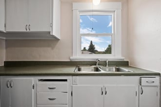 1460 Boston St in Aurora, CO - Building Photo - Building Photo