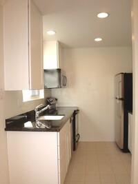 Village Square Townhouses in Sunnyvale, CA - Building Photo - Interior Photo