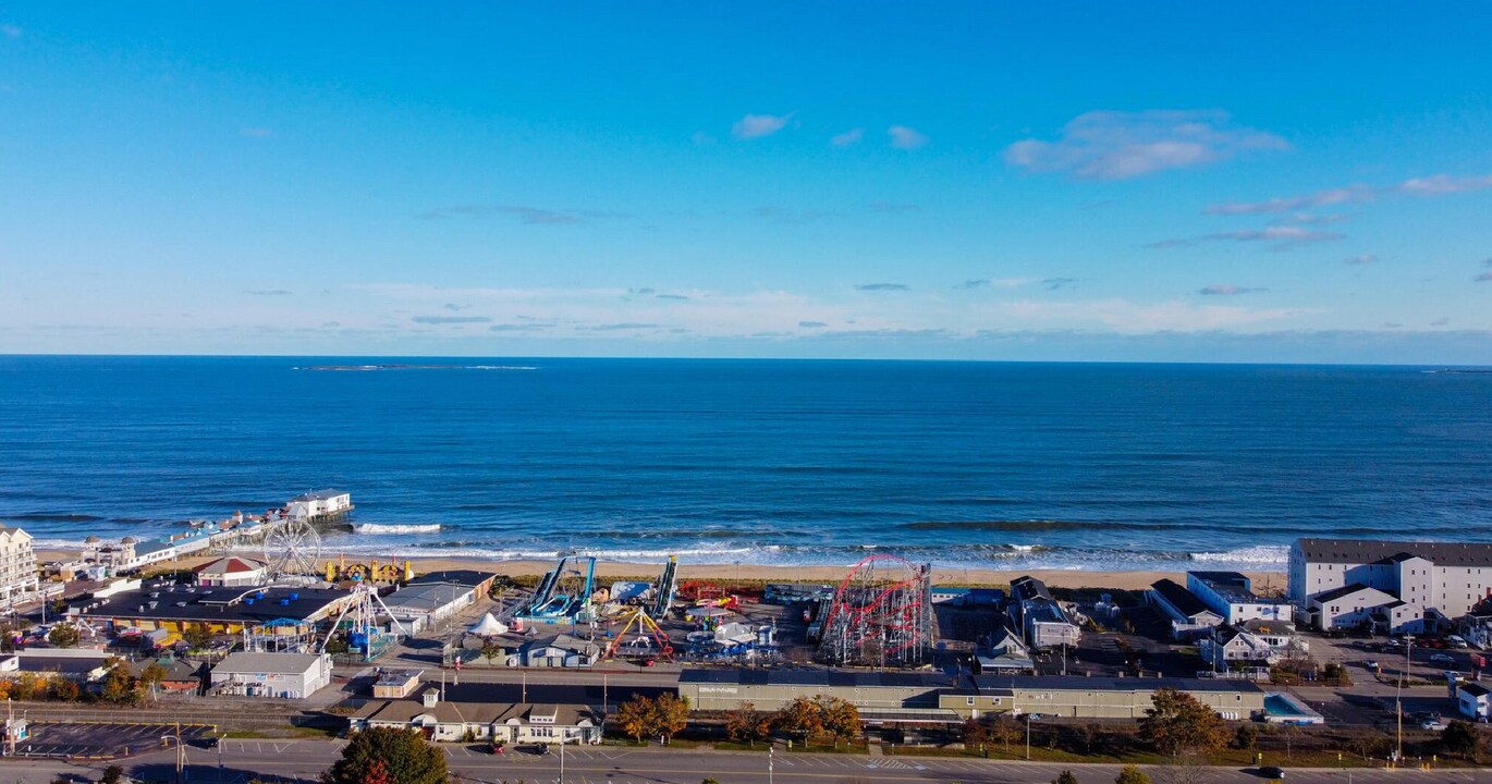 5 Sunset Dr, Unit 6 in Old Orchard Beach, ME - Building Photo