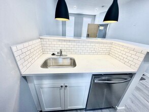 1721 Mifflin St in Philadelphia, PA - Building Photo - Building Photo