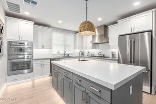 7550 E Osborn Rd in Scottsdale, AZ - Building Photo