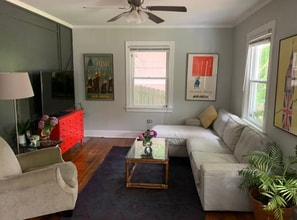 621 W Markham Ave in Durham, NC - Building Photo - Building Photo