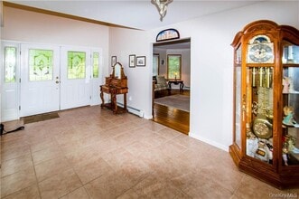 33 Sandra Ln in Monroe, NY - Building Photo - Building Photo