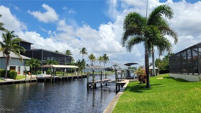 5638 Riverside Dr in Cape Coral, FL - Building Photo - Building Photo