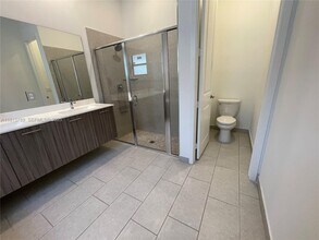 4506 SW 174th Ave in Miramar, FL - Foto de edificio - Building Photo