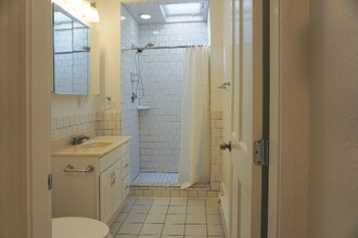 27 Lambert St, Unit 3L in Cambridge, MA - Building Photo - Building Photo