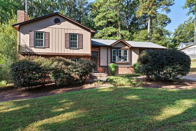 property at 1308 Swallow Dr