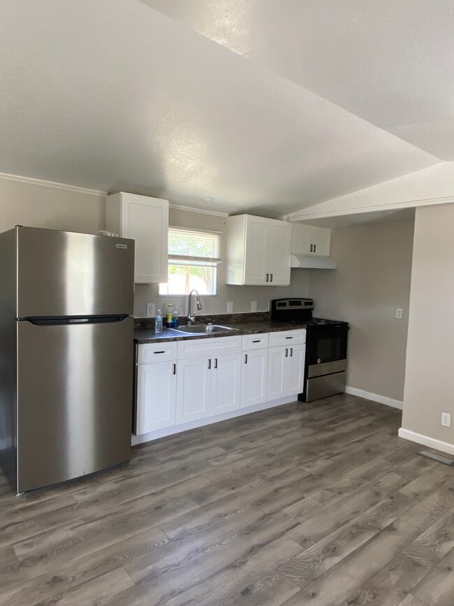 15418 Mesquite Trail in San Antonio, TX - Building Photo - Building Photo