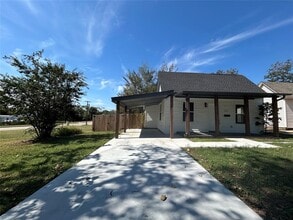 304 N Tucker Ave in Shawnee, OK - Building Photo - Building Photo