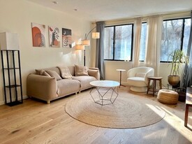1730 Beacon St, Unit 4 in Brookline, MA - Building Photo