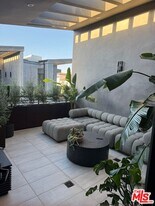 1144 N Detroit St in West Hollywood, CA - Building Photo