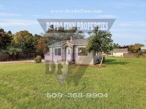 5203 N Evergreen Rd in Spokane Valley, WA - Foto de edificio - Building Photo