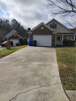 3583 Brookstone Way in Union City, GA - Building Photo