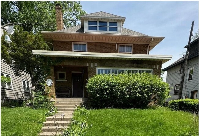 property at 1110 N Maplewood Ave