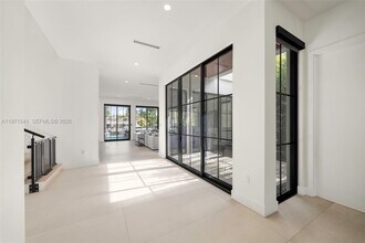 885 NE 76th St in Miami, FL - Building Photo - Building Photo