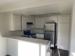 6580 College Grove Dr in San Diego, CA - Building Photo - Building Photo