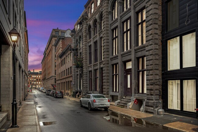 370 Rue le Moyne in Montréal, QC - Building Photo - Building Photo