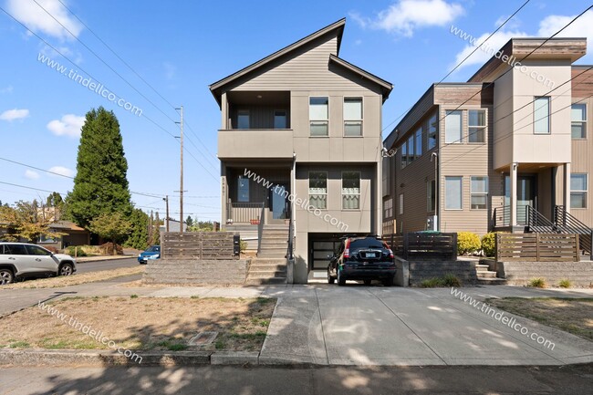 property at 5489 N Bowdoin St