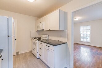 1017 W End Blvd in Winston-Salem, NC - Building Photo - Building Photo