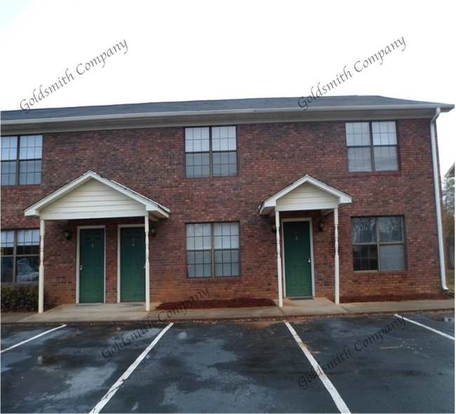 property at 1216 N Main St