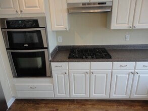 204 Edgecroft Way in Fuquay Varina, NC - Building Photo - Building Photo