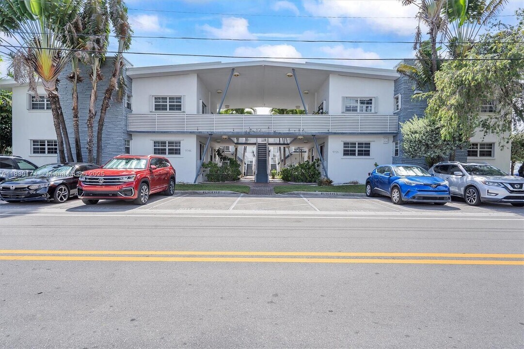 9745 Bay Harbor Terrace in Bay Harbor Islands, FL - Building Photo