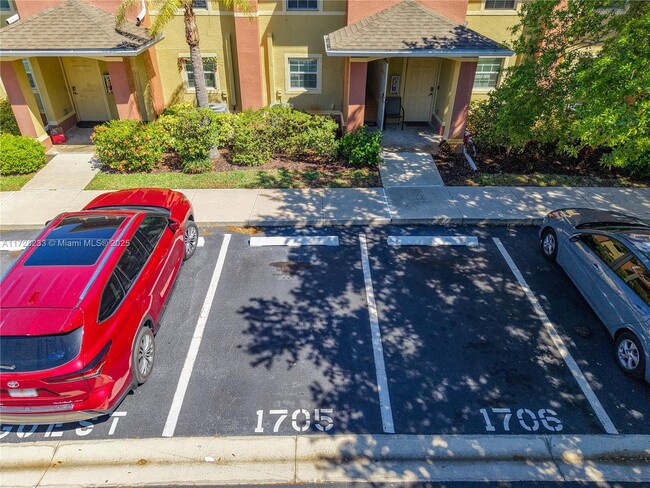 9101 Gervais Cir in Naples, FL - Building Photo - Building Photo