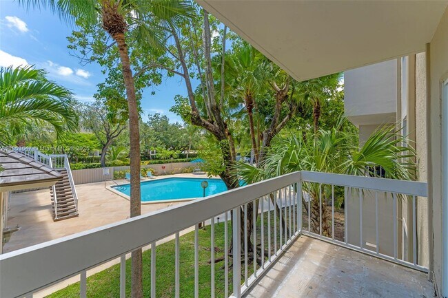 7707 Camino Real in Miami, FL - Building Photo - Building Photo