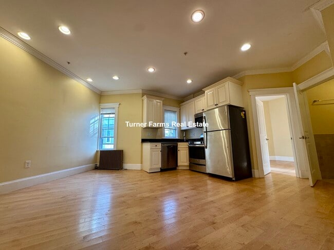 156 Magazine St, Unit 23