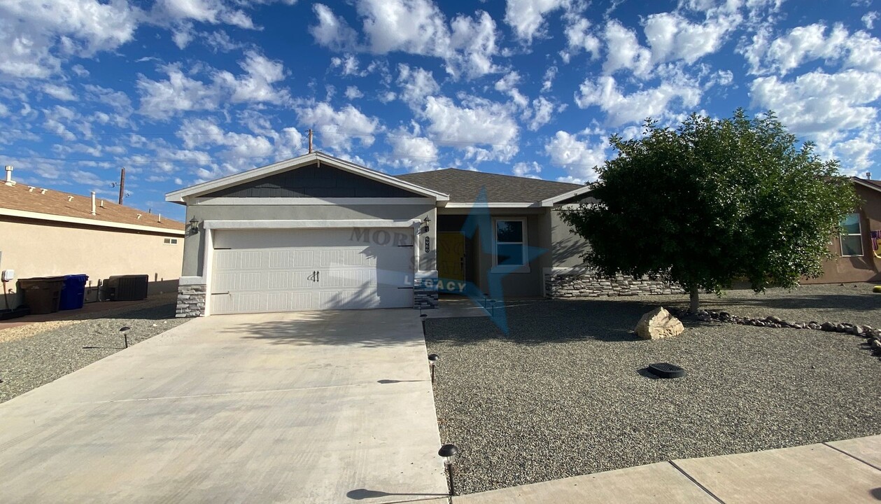 5950 Big Jim Dr in Las Cruces, NM - Building Photo