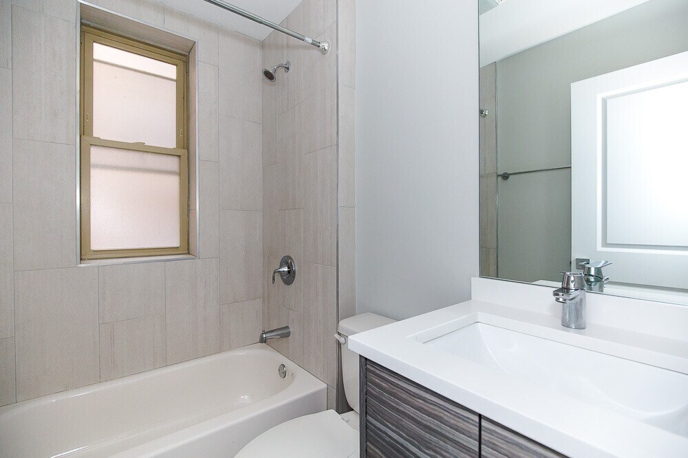 3924 N Janssen Ave, Unit 1 in Chicago, IL - Building Photo