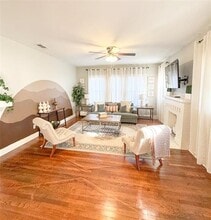 5110 Denton Dr in Dallas, TX - Building Photo - Building Photo