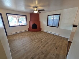 737 Don Diego Ave, Unit E in Santa Fe, NM - Building Photo