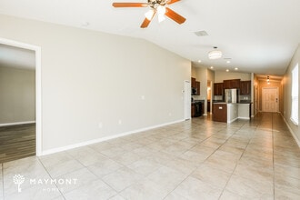 15421 Dark Star Ln in Ruskin, FL - Foto de edificio - Building Photo