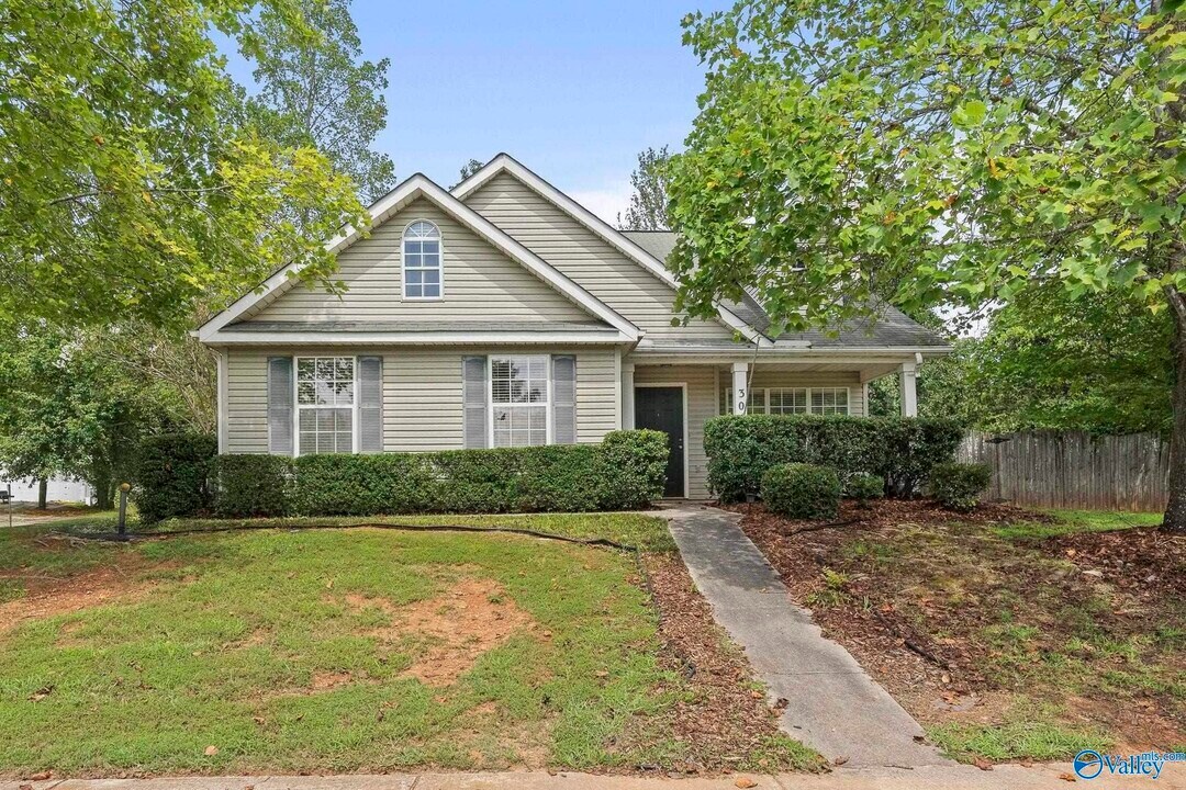 300 Sweetwood Ln NW in Madison, AL - Building Photo