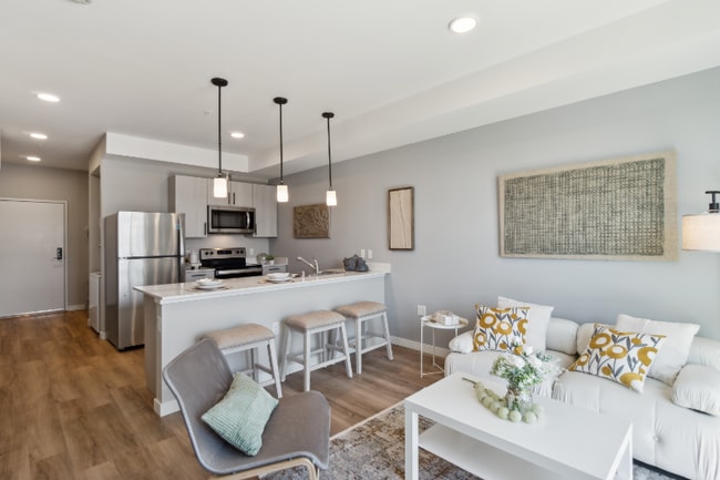 128 E Main St