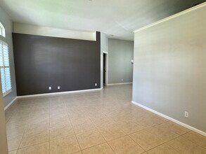 148 Fernwood Crescent in Royal Palm Beach, FL - Building Photo - Building Photo
