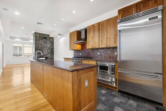 81 Montgomery St in Jersey City, NJ - Building Photo - Building Photo