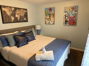 4440 Renwood Dr in Kettering, OH - Foto de edificio - Building Photo