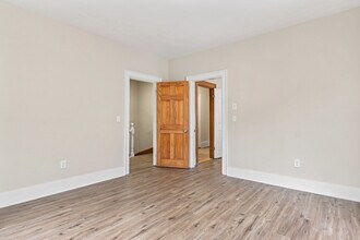 27 Frederic St, Unit 27B in Portland, ME - Foto de edificio - Building Photo