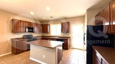 987 W Deoni Trail in San Tan Valley, AZ - Building Photo - Building Photo