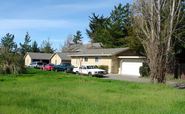 1359-1371 West in Santa Rosa, CA - Foto de edificio - Building Photo