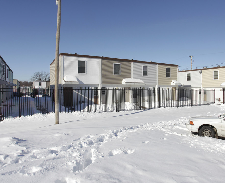 Yale Park in Omaha, NE - Building Photo