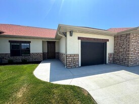 1738 Bunker Loop in Columbia, MO - Building Photo